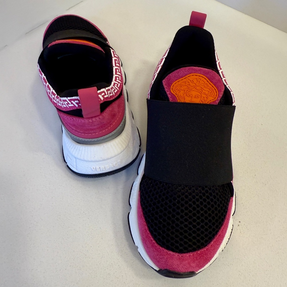 Versace Kids Pink and Black Medusa Designer Sneakers Trainers New sz 27 - Picture 3 of 9